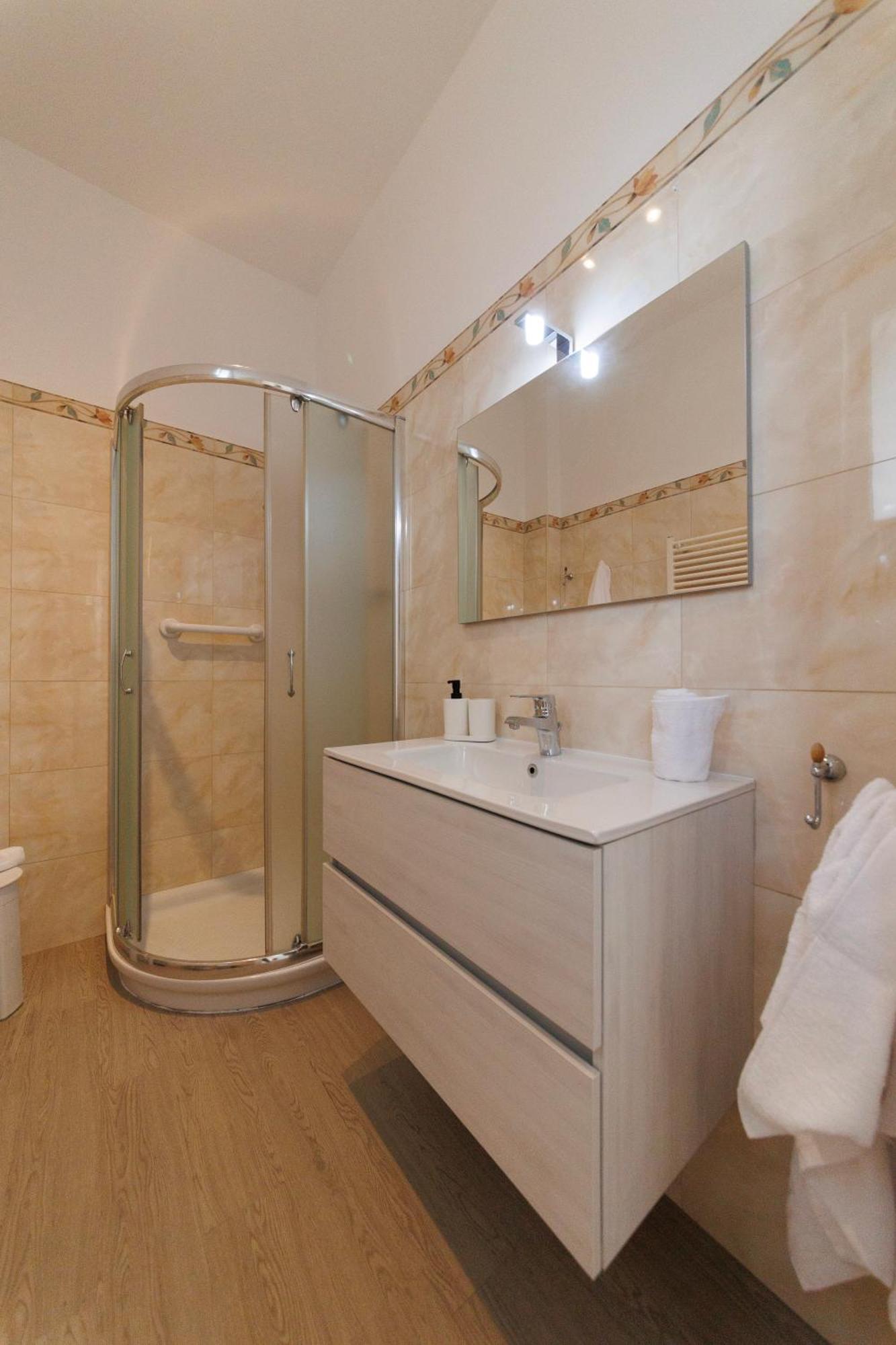Atticoderossi A 500Mt Da Stazione&Centrostorico Apartment Bari Luaran gambar